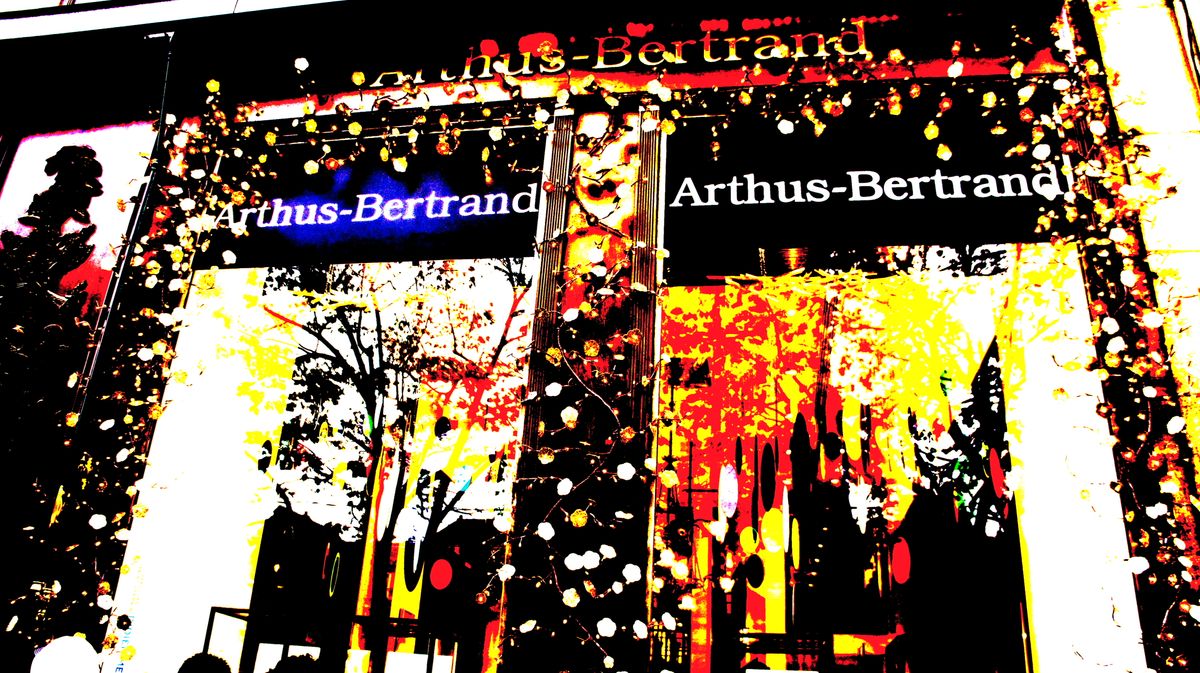 PARIS SAINT-GERMAIN LOUIS VUITTON STORE