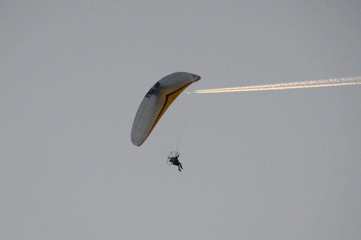 paragliding with motor