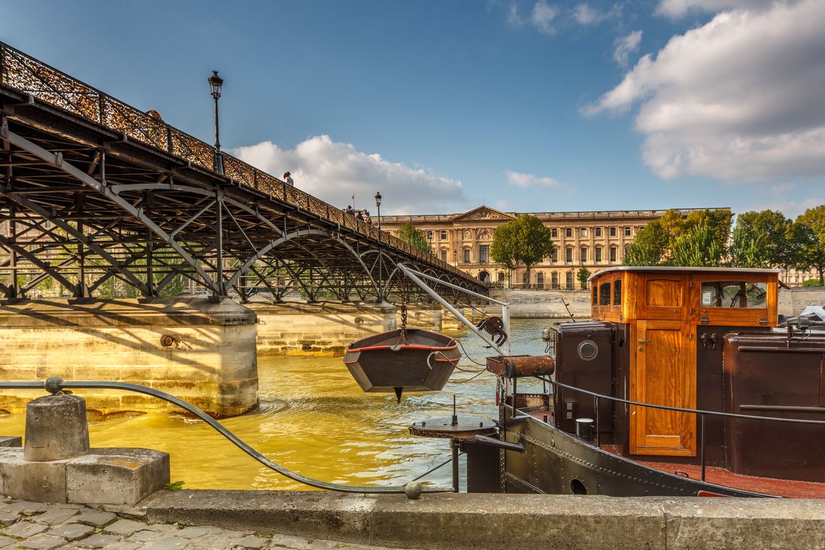 Le pont des Arts et  Le Louvre