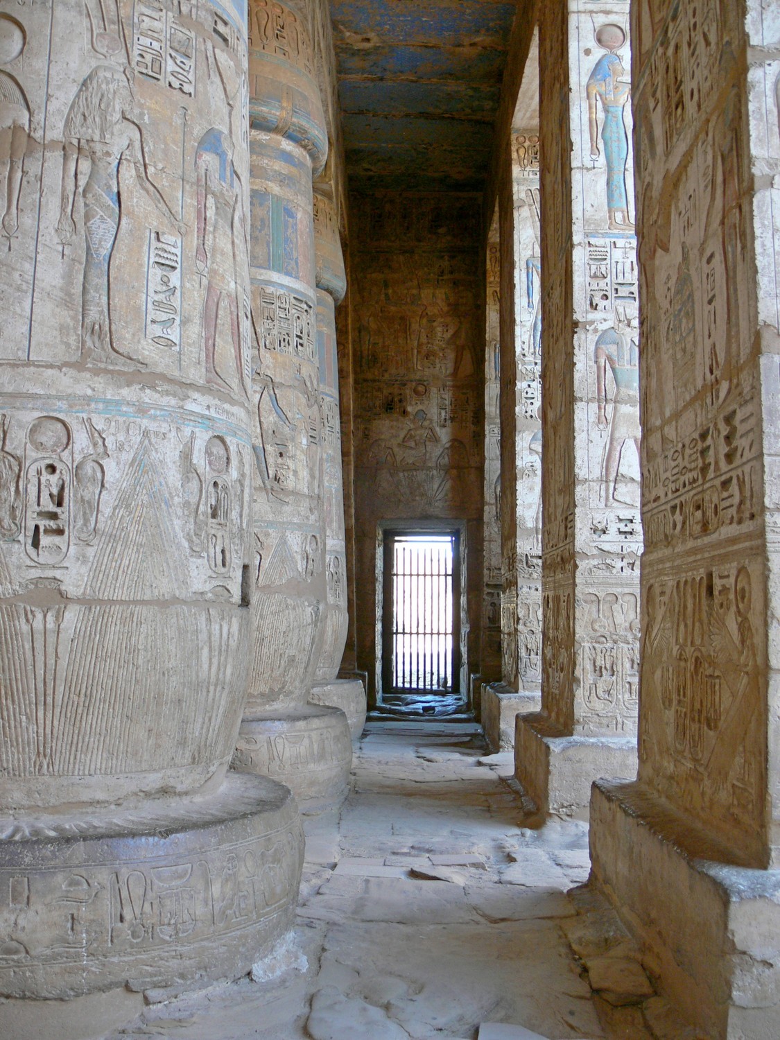 Medinet_Habu