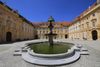 Brunnen vor dem Schloß