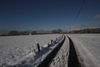 Autospuren im Schnee