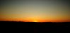 le soleil se lève , c'est un nouveau jour qui nous attend